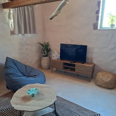 Sole & Pietra Luxury